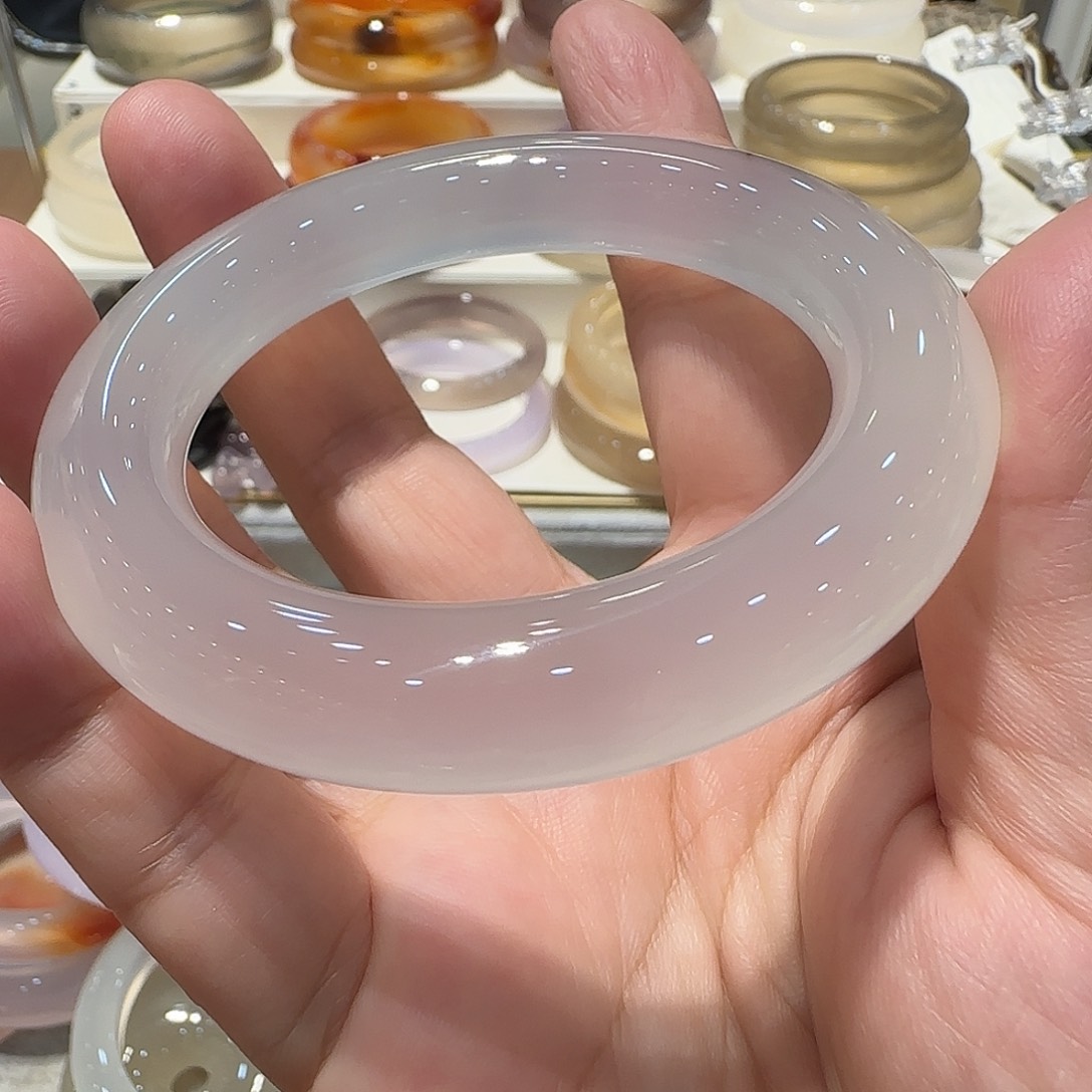 指***沙玛瑙/玉髓手镯未镶嵌