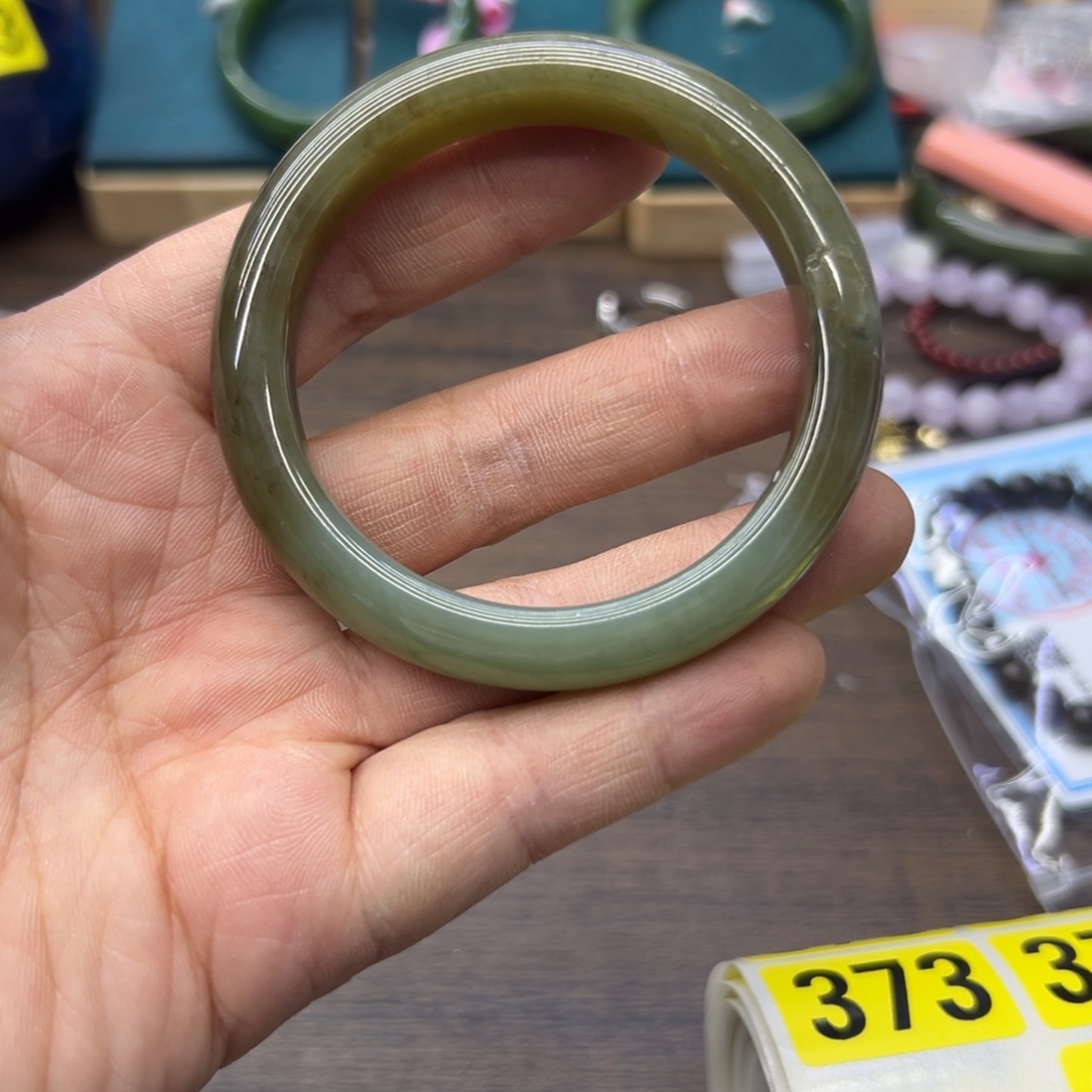 和田玉未镶嵌手镯54.2圈围371瑕