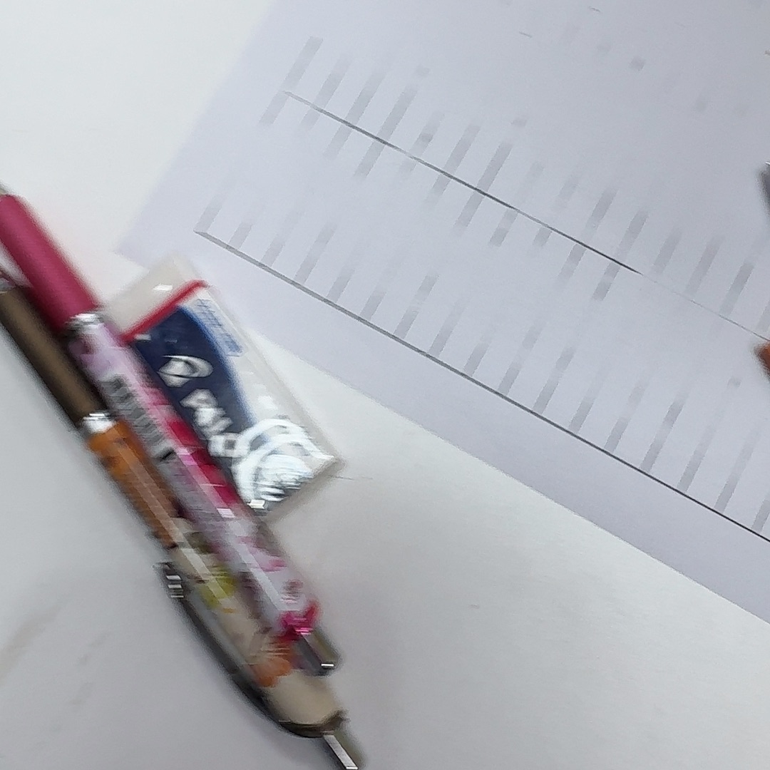 两只笔 一个百乐铅芯