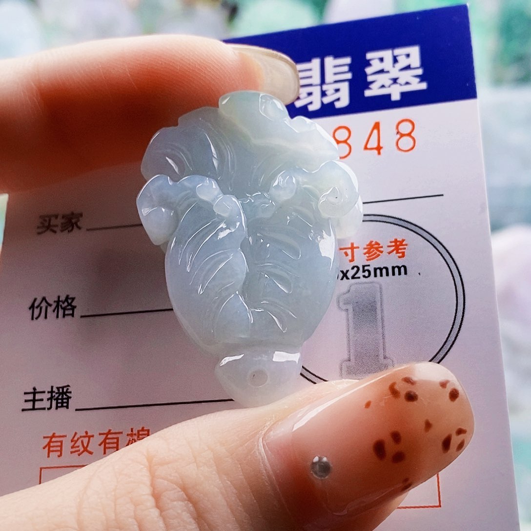 吊坠(不含链)未镶嵌翡翠