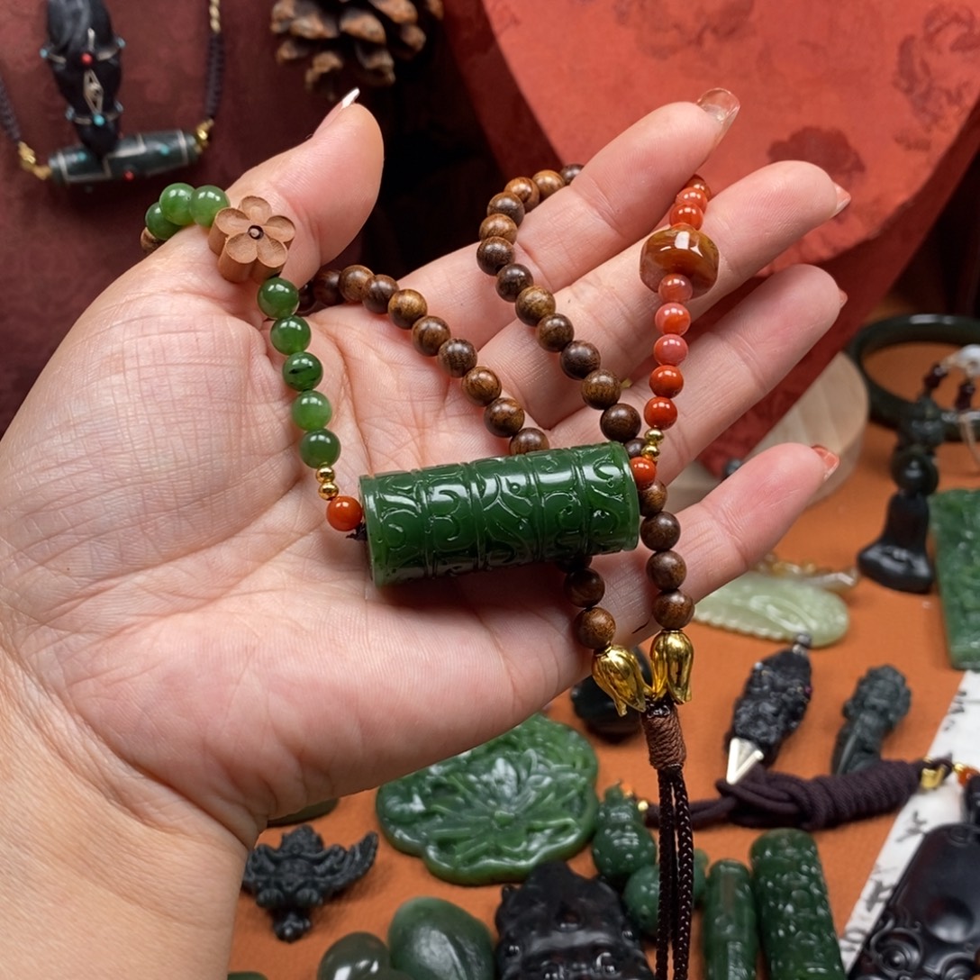 和田玉未镶嵌颈饰