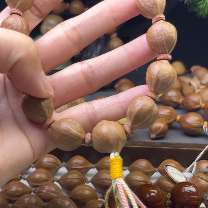 小***活橄榄核手串/手链1.5*1.8原皮蜜桃臀铁核