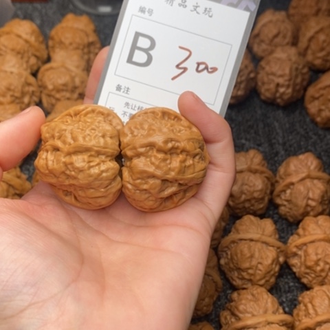 吊坠桃核我是第一百40