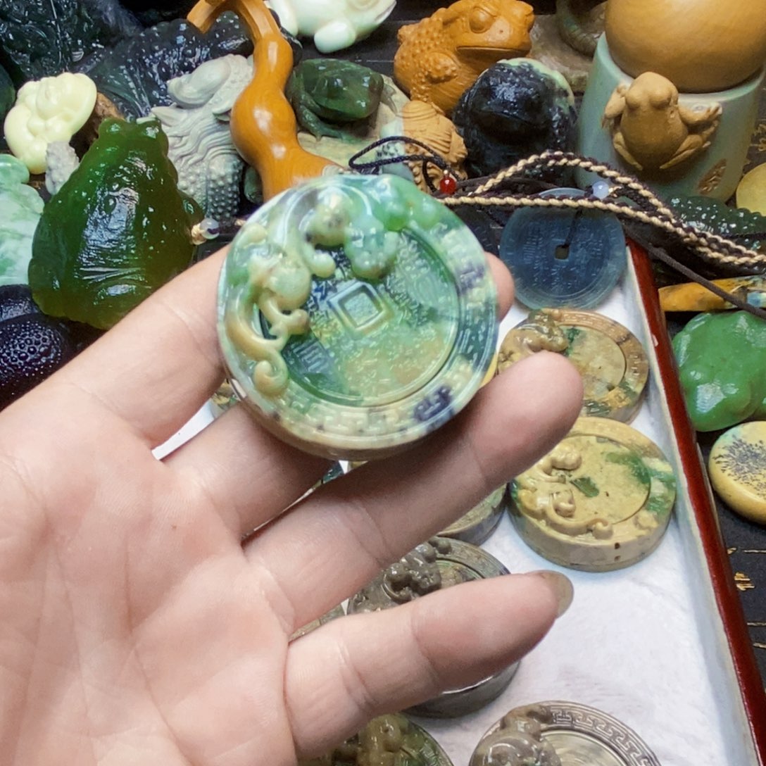 k***y蛇纹石玉未镶嵌颈饰