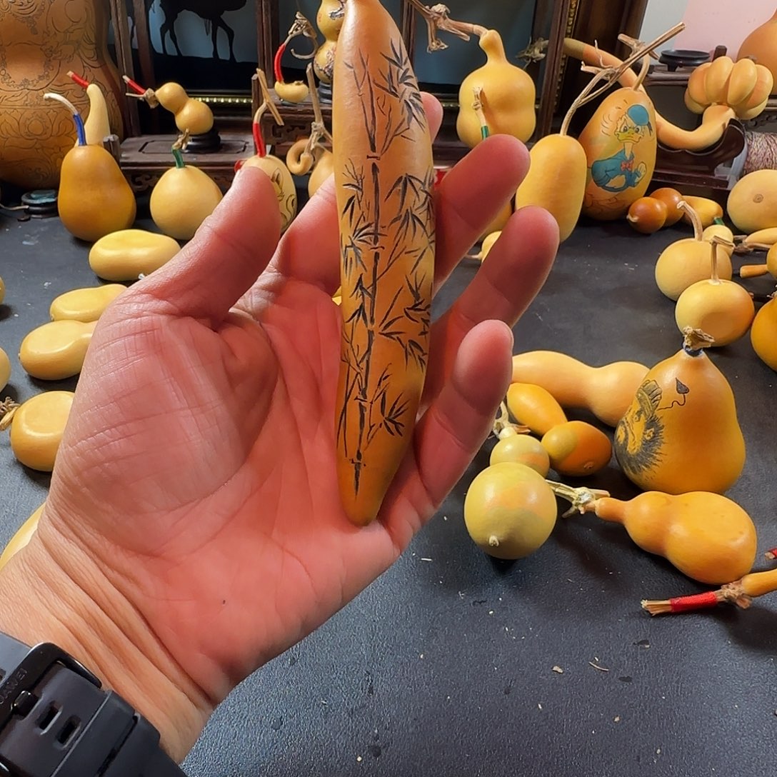 卡***蕾葫芦文玩手把墨刻链接