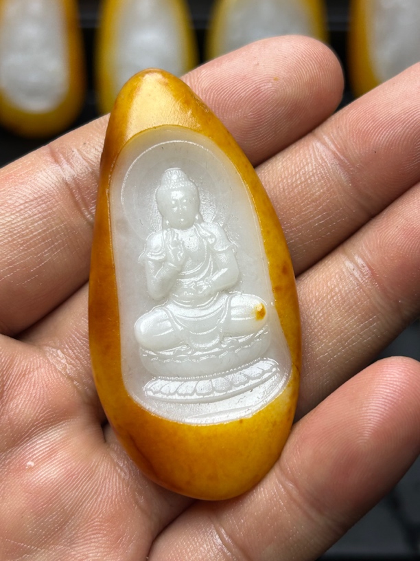 和田玉阿弥陀佛菩萨