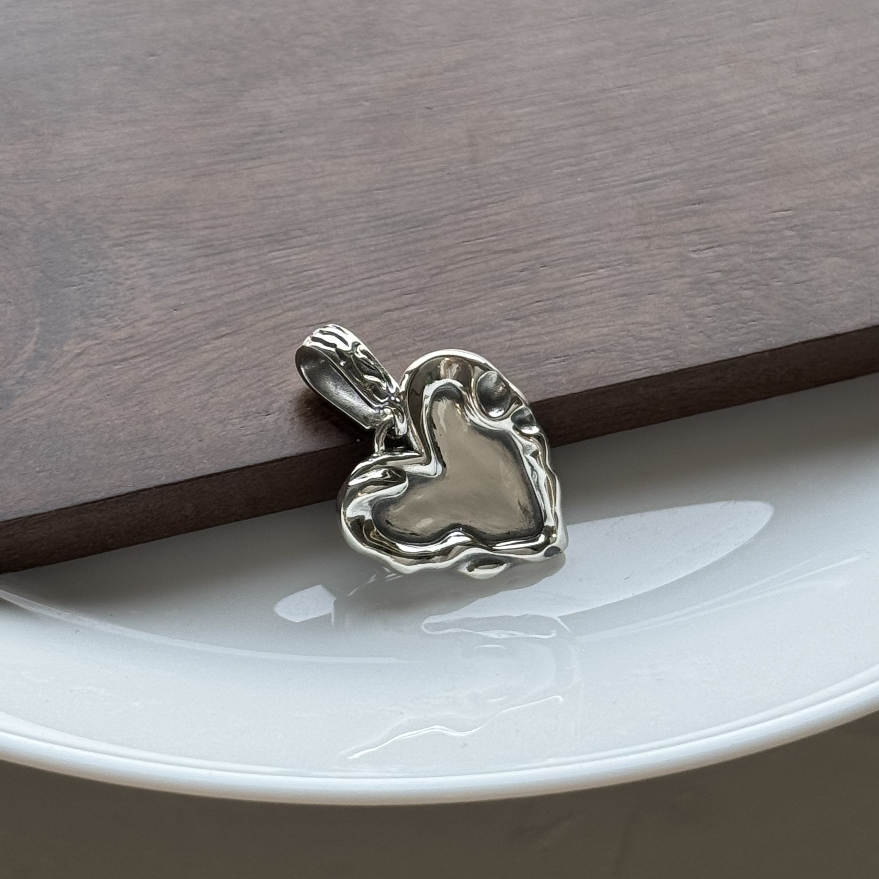 925银银制品 甜酷复古做旧实心设计感非万能扣-银色爱心吊坠0090