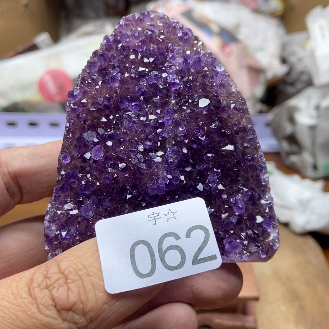 紫晶天然水晶摆件未镶嵌