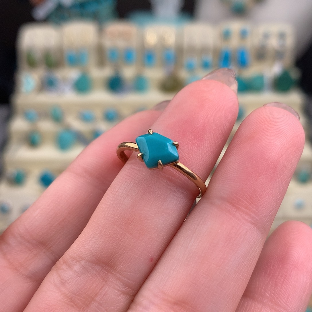 绿松石18K金镶嵌戒指