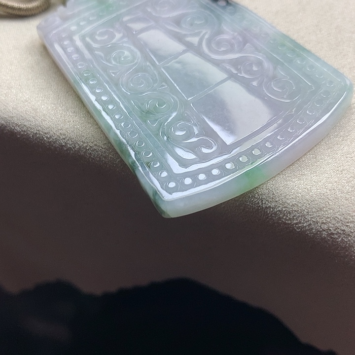 翡翠颈饰未镶嵌吊坠