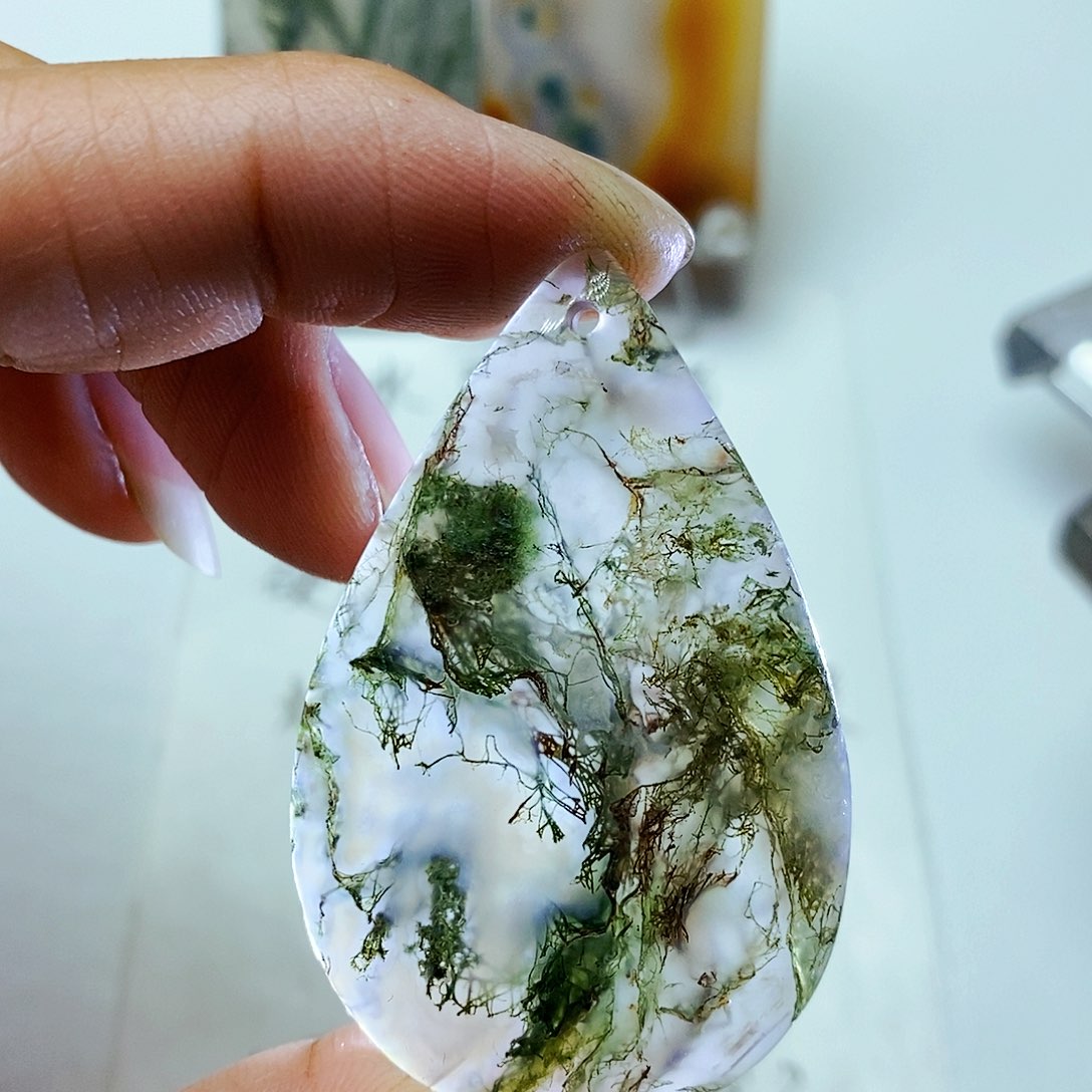 玛瑙/玉髓颈饰未镶嵌(****）