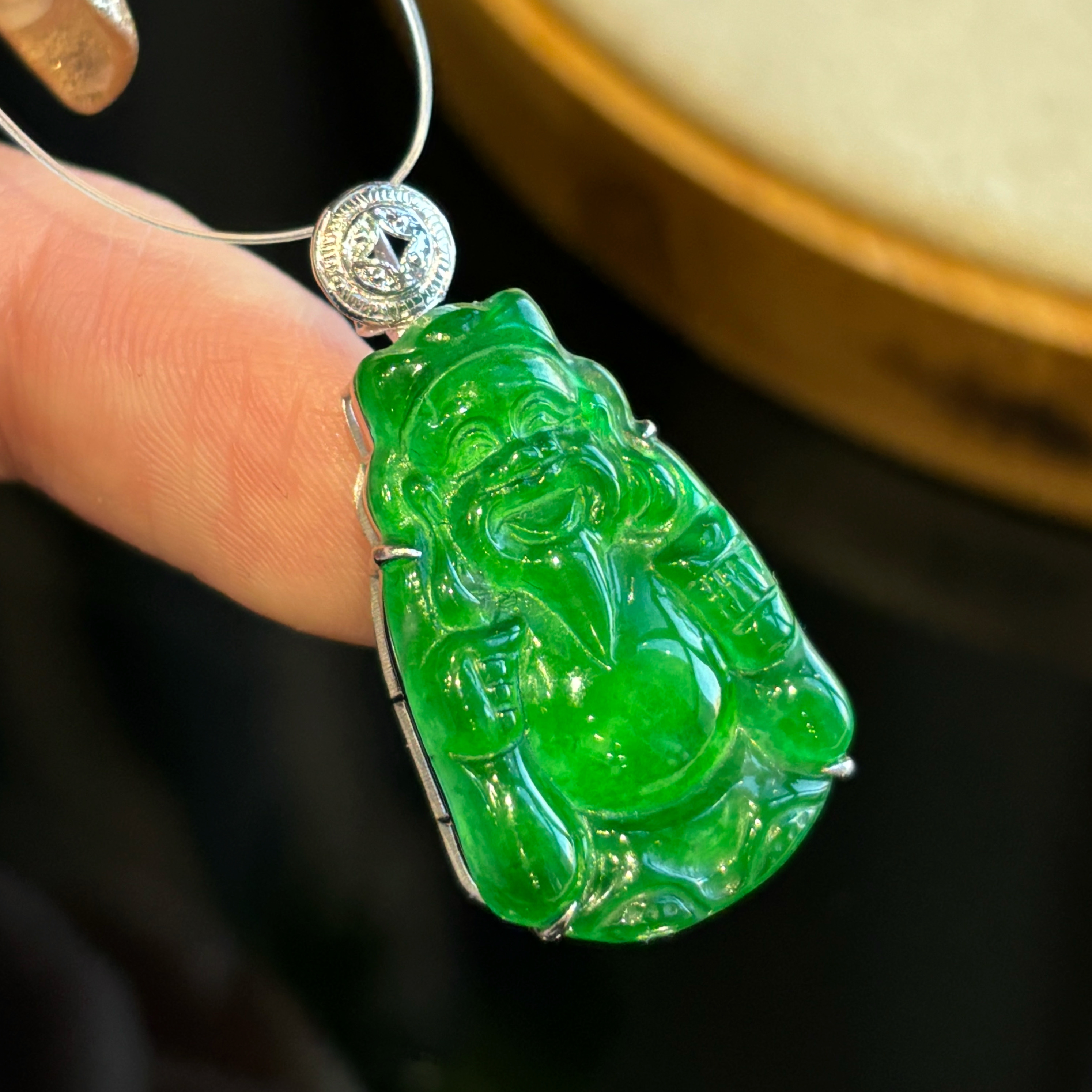 VS珠宝天然A货翡翠吊坠（危）18k金镶嵌101