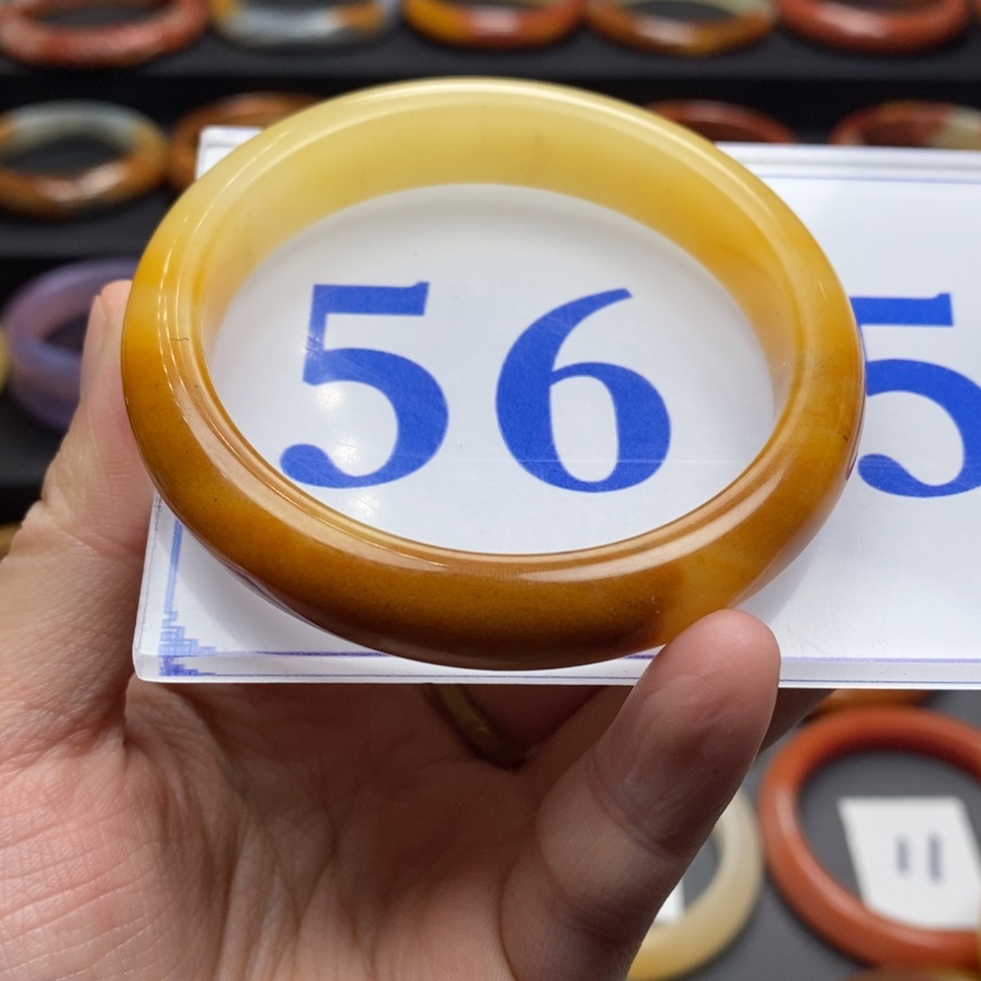 石英质玉（黄龙玉）手镯未镶嵌