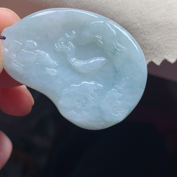 翡翠颈饰未镶嵌吊坠