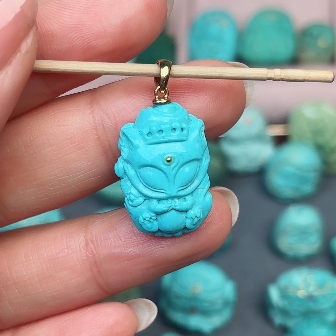 绿松石配饰未镶嵌