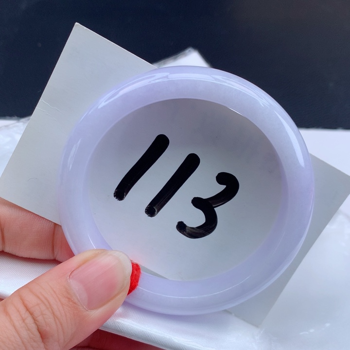 翡翠手镯未镶嵌翡翠