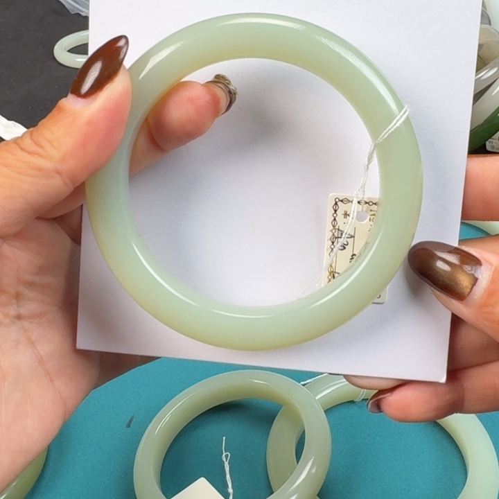 和田玉未镶嵌颈饰圈口57