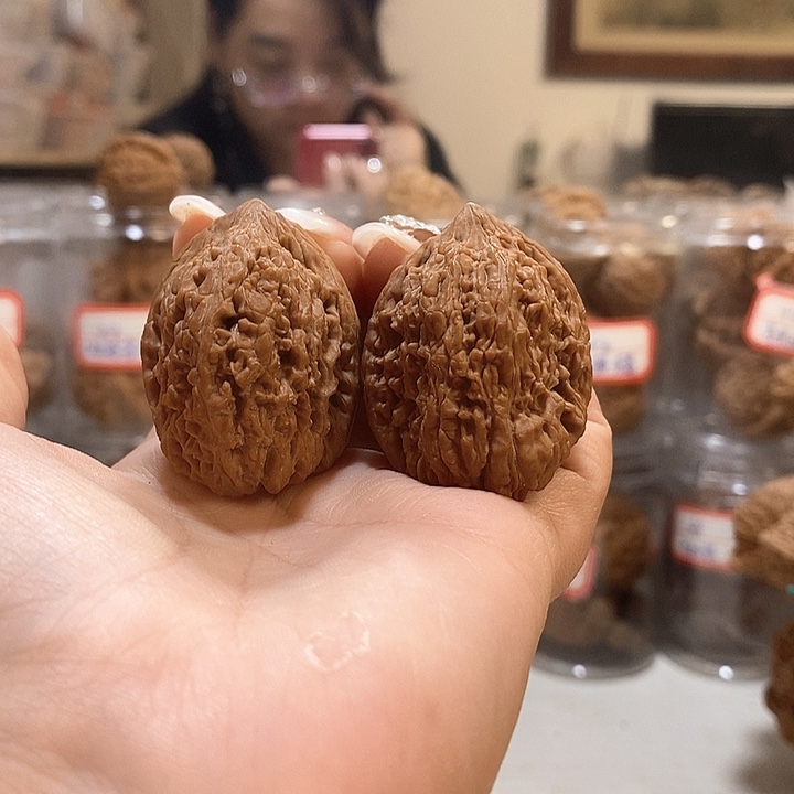 文玩核桃吊坠32大蒜头有水尖