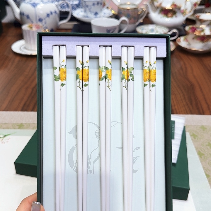 瓷片杯子杯子杯子水杯杯子水杯