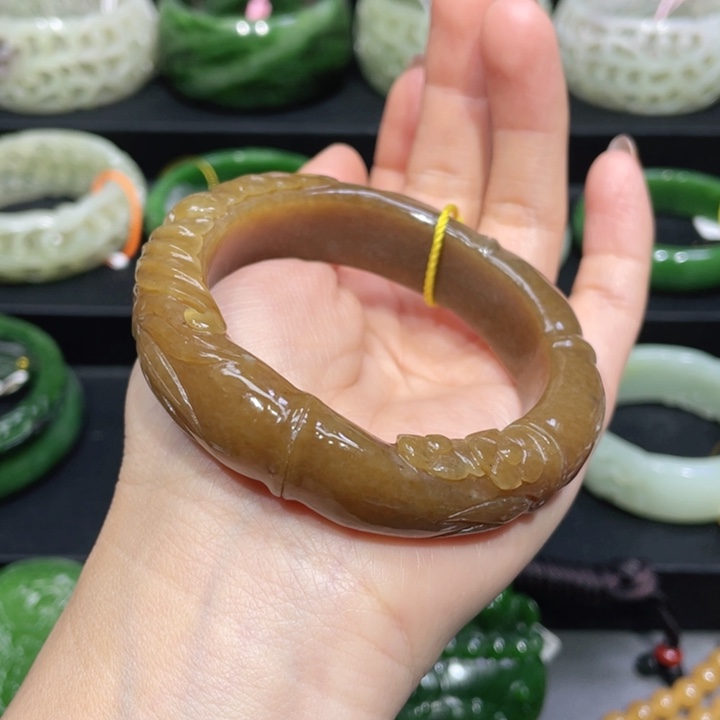 和田玉手镯54圈口 编号37未镶嵌