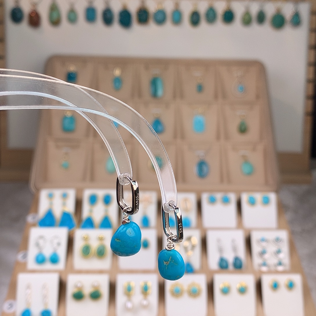 绿松石未镶嵌耳饰