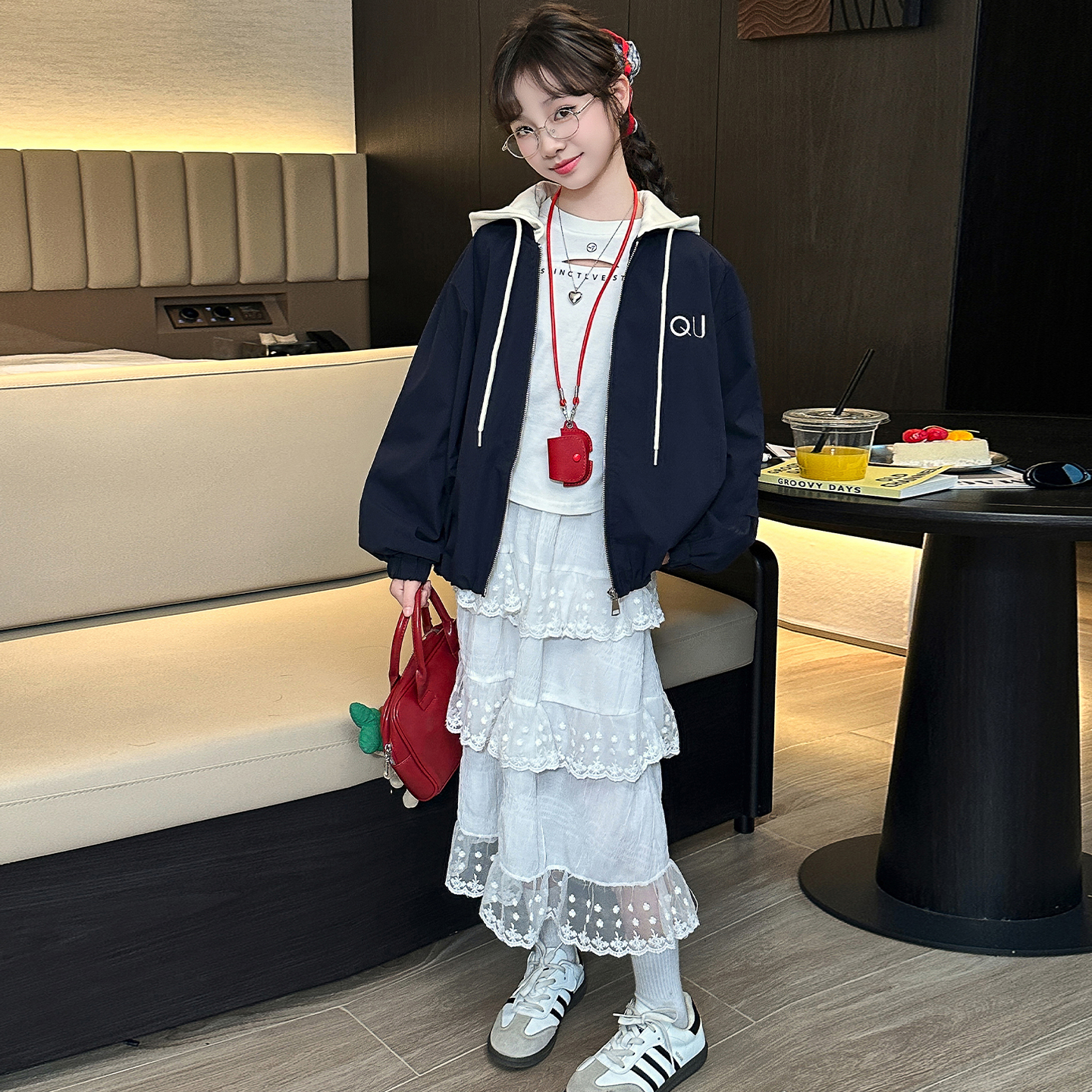 女童装春秋时髦洋气外套中大儿童女孩绣花字母拼色连帽夹克衫上衣