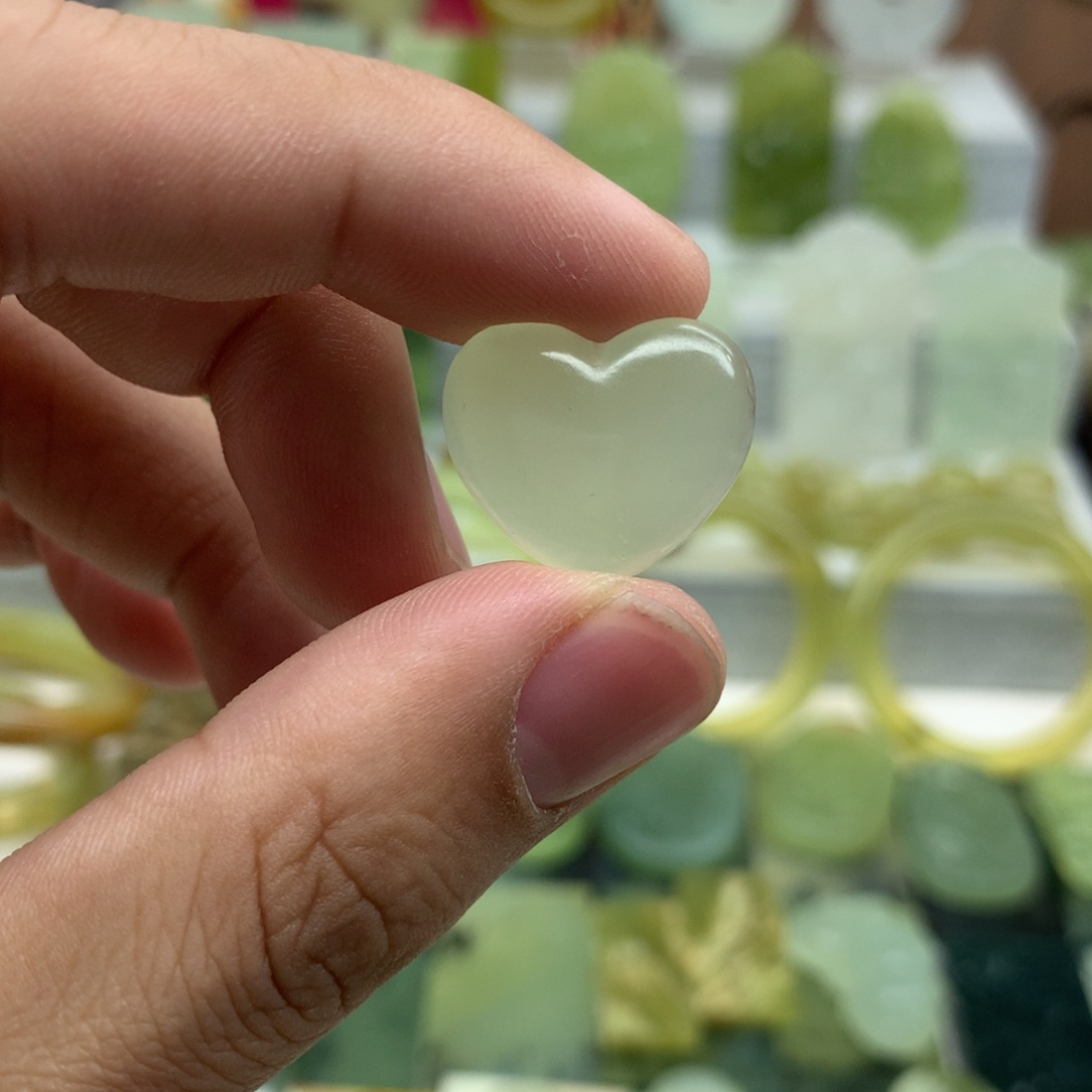 岫玉未镶嵌吊坠(不含链)