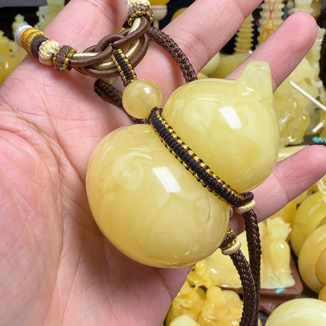 蜜蜡未镶嵌珠宝奇石