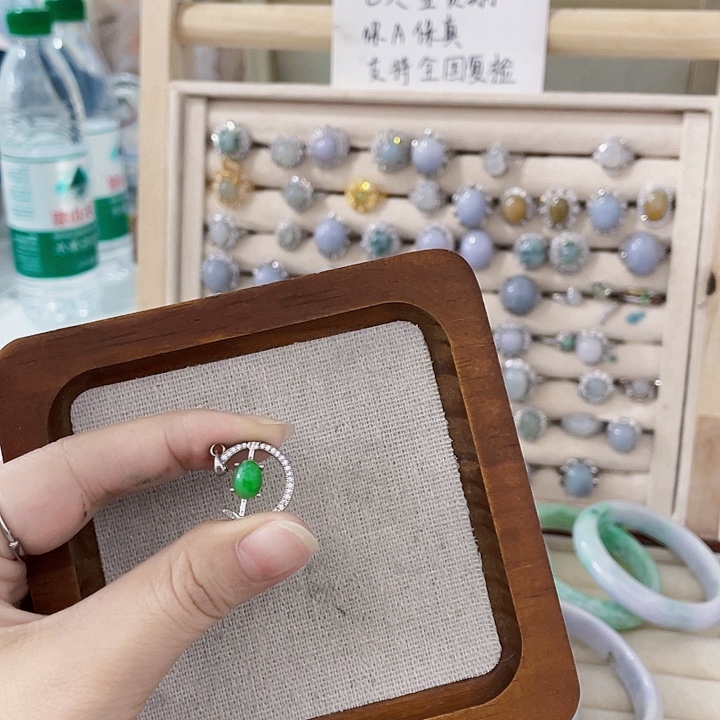 翡翠未镶嵌颈饰天然翡翠Ａ货