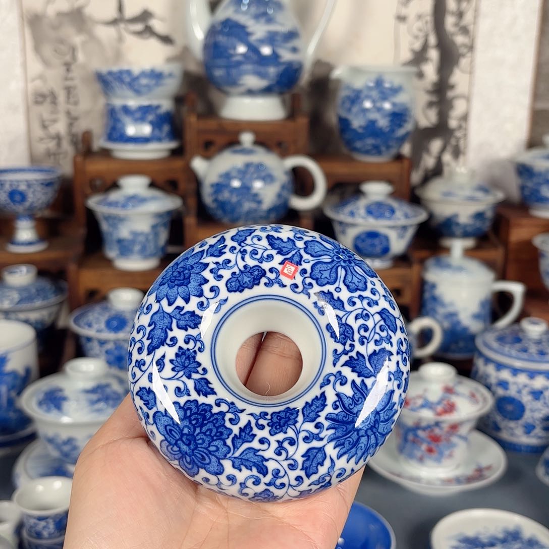 杯青花瓷器手绘作品盖置