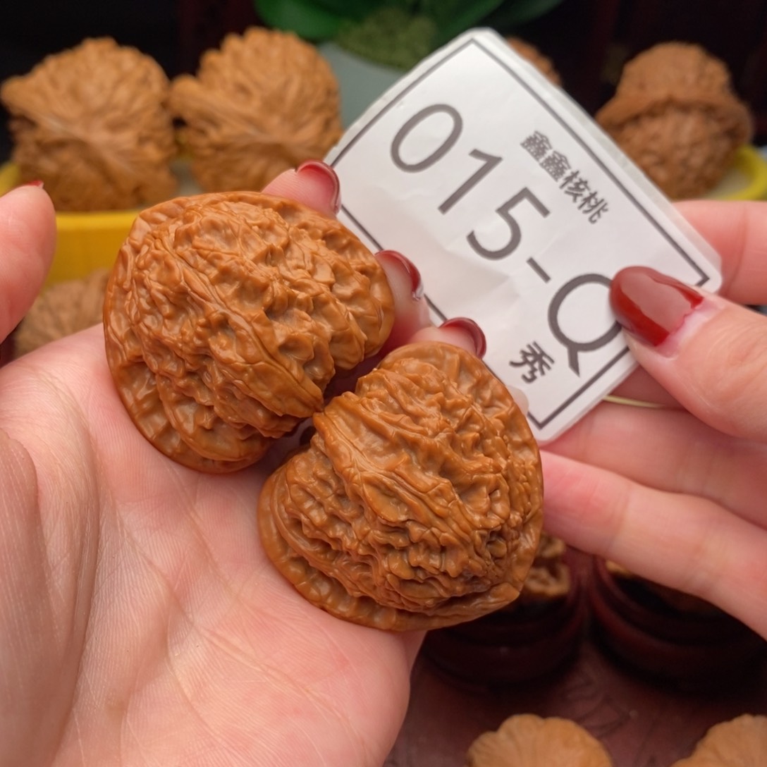 文玩核桃把件三角白42