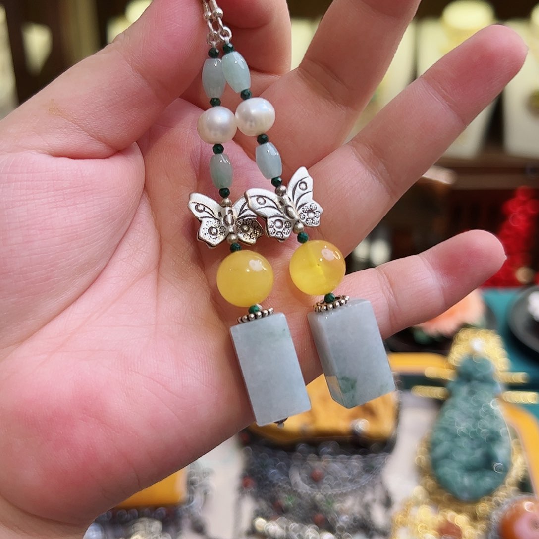 翡翠耳饰未镶嵌古风