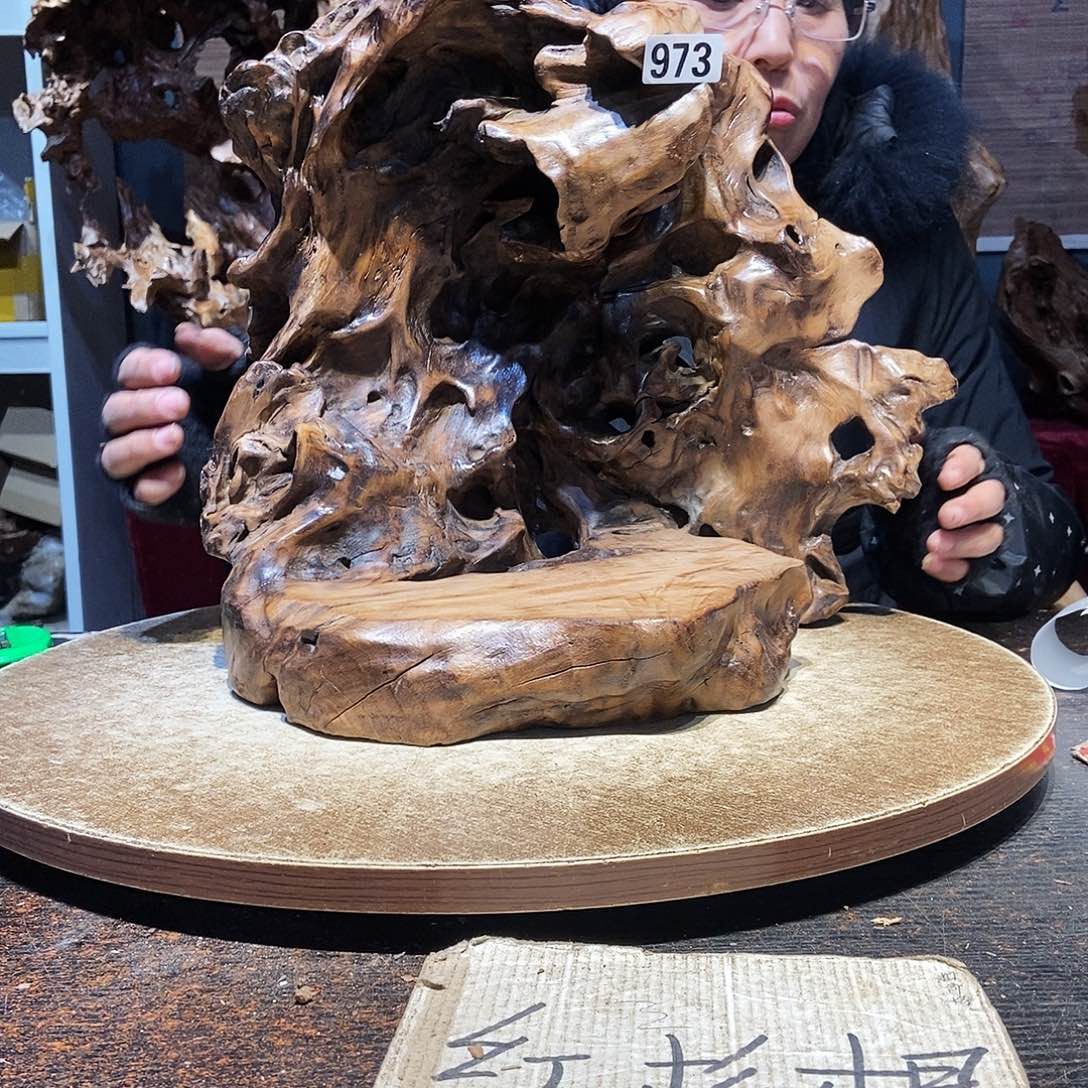 㣻***牛973。株木随行根艺