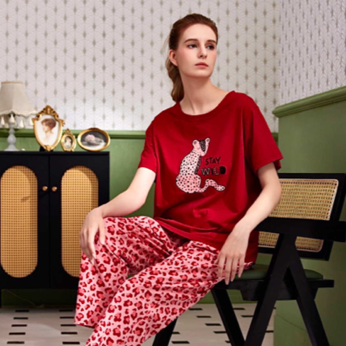 休闲短袖舒适居家时尚圆领女印花睡衣家居服套装情侣女士