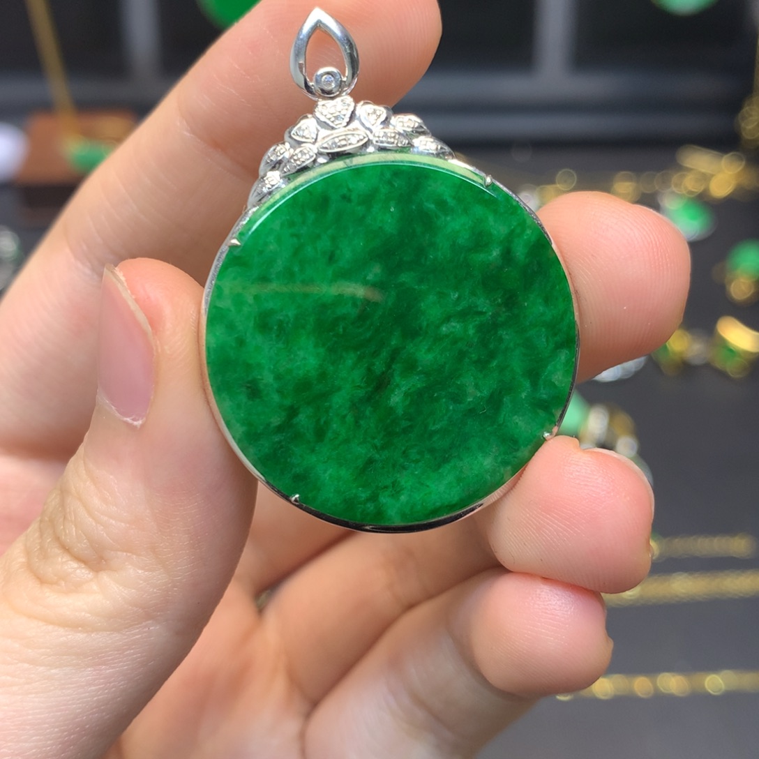 翡翠18K金镶嵌吊坠(不含链)有纹裂