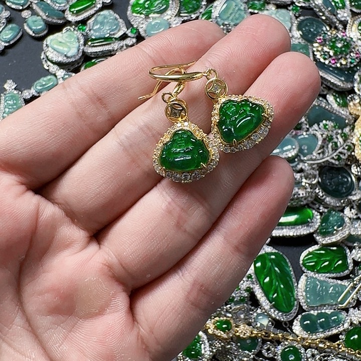 翡翠颈饰未镶嵌天然A货翡翠放漏