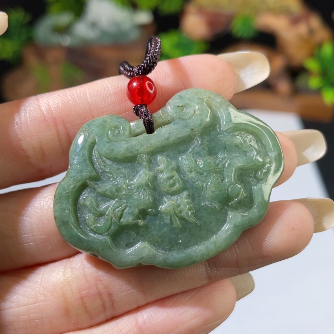 翡翠颈饰未镶嵌翡翠