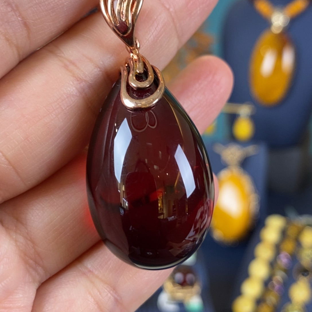 血珀颈饰银S925镀金镶嵌