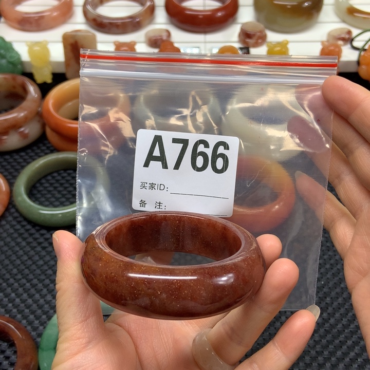 农***姐石英质玉未镶嵌手镯