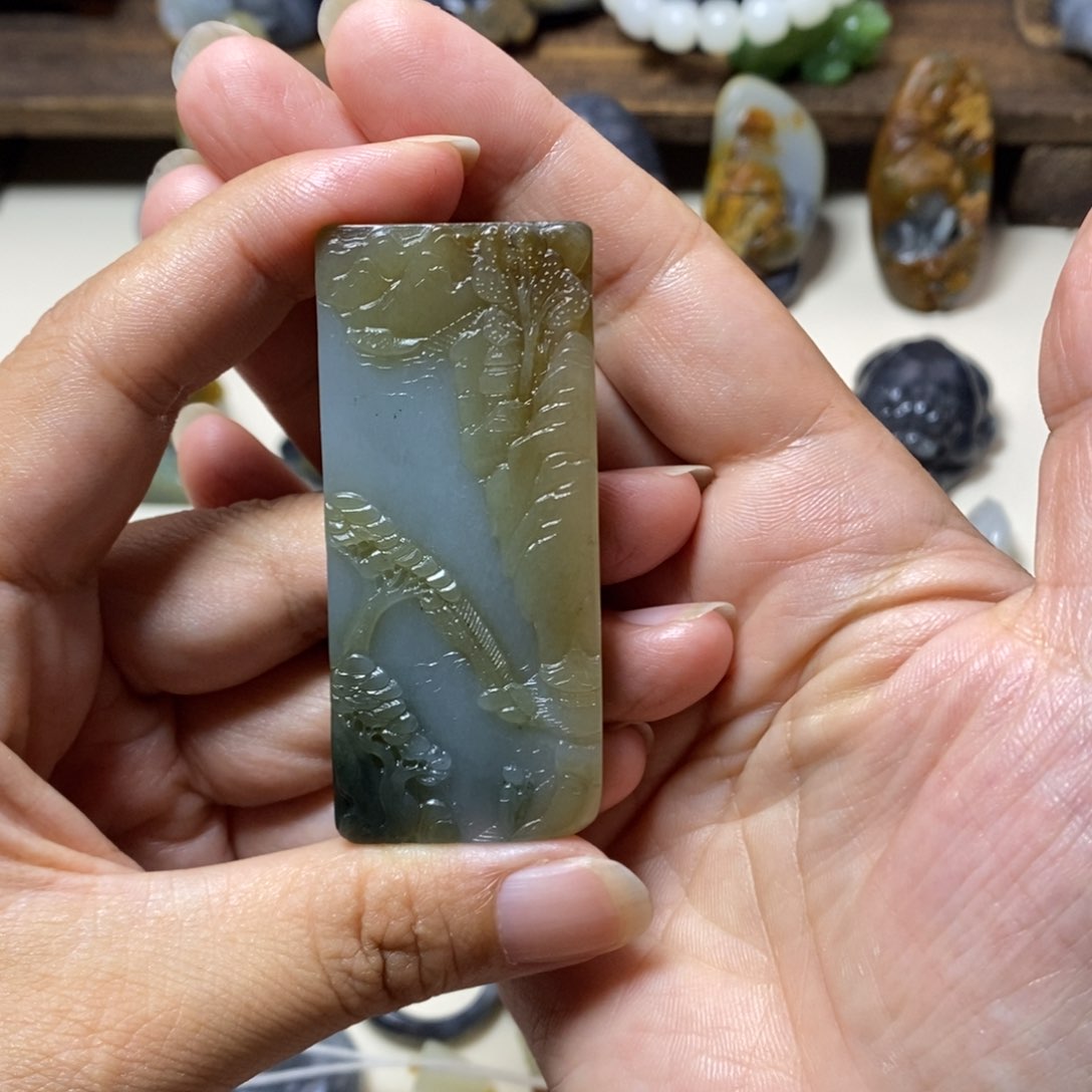 和田玉未镶嵌颈饰