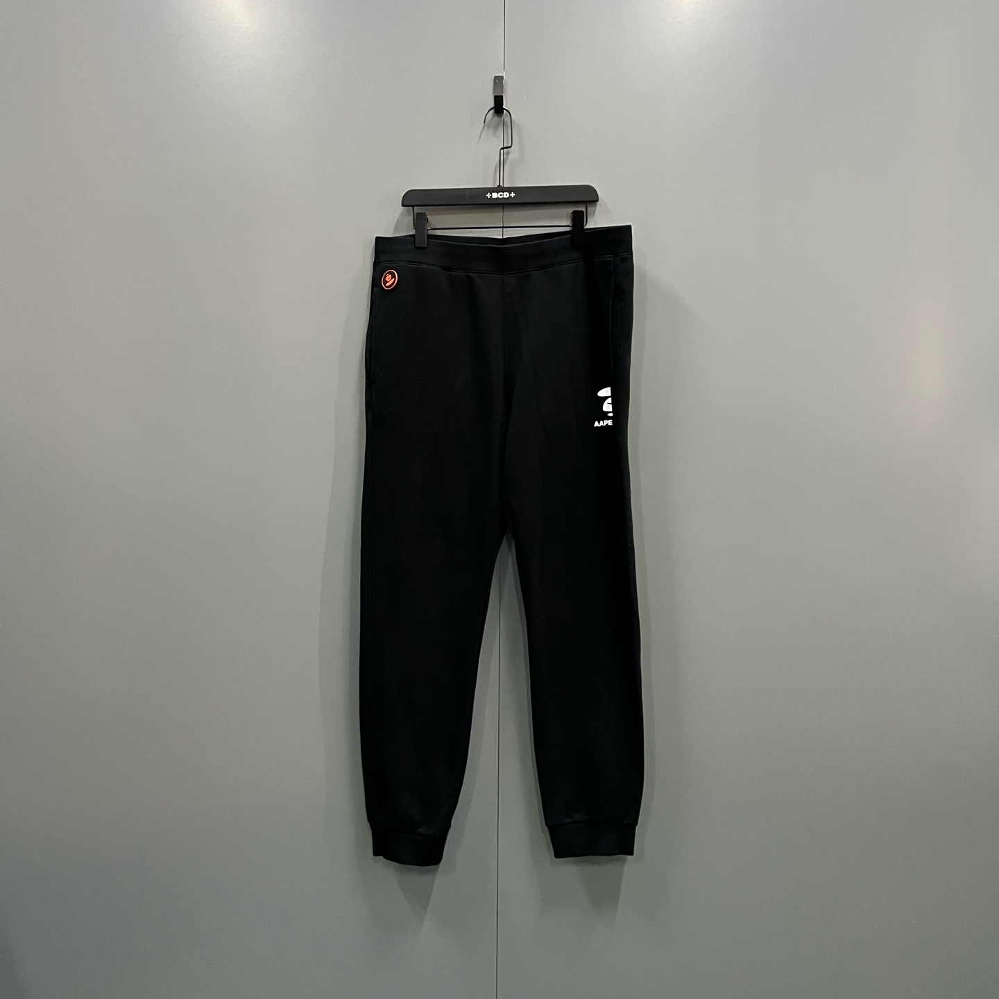 99新 maje jp1207 BAPE 黑色印花logo束脚裤 XXXL码 610439