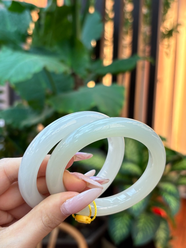 9056 和田玉青海料晴水手镯 多样性发其一