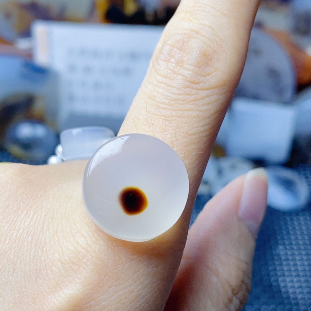 玛瑙/玉髓未镶嵌珠宝奇石