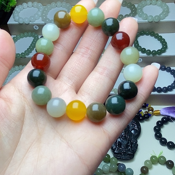 和田玉未镶嵌手串