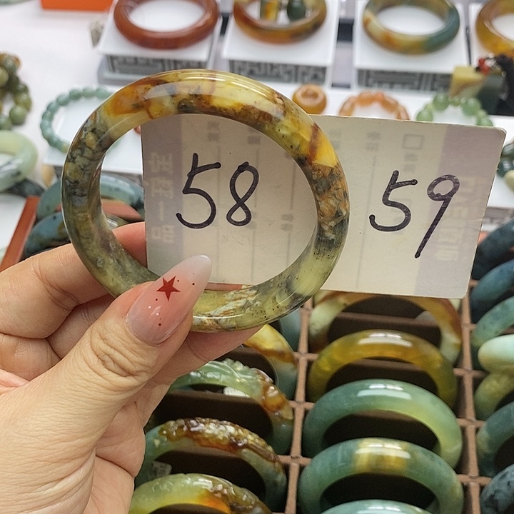 蛇纹石玉手镯合金