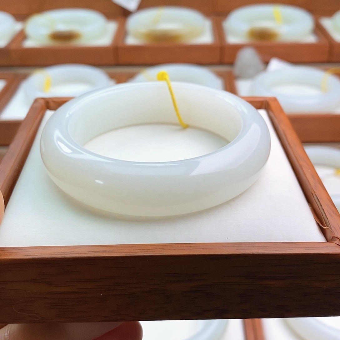 和田玉（白玉）手镯未镶嵌林*、