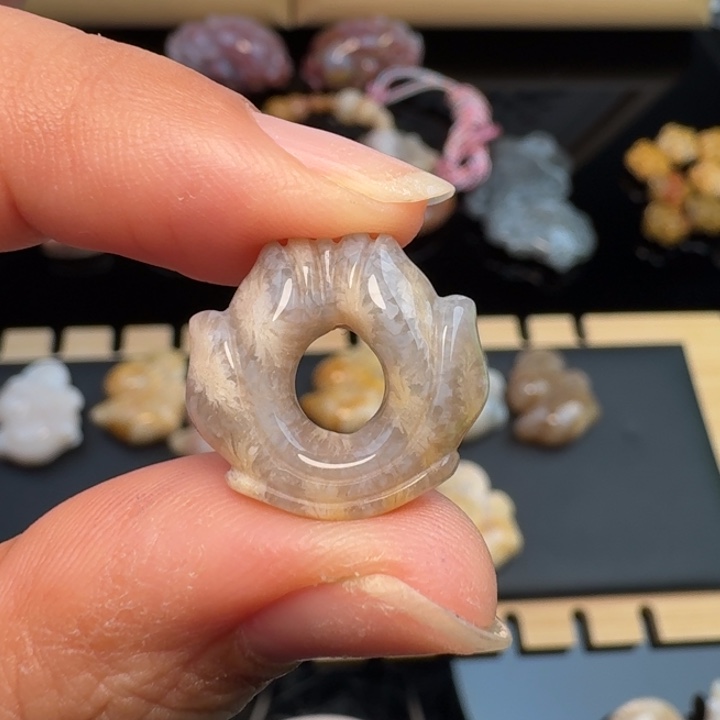 小***)硅化玉合金颈饰福利