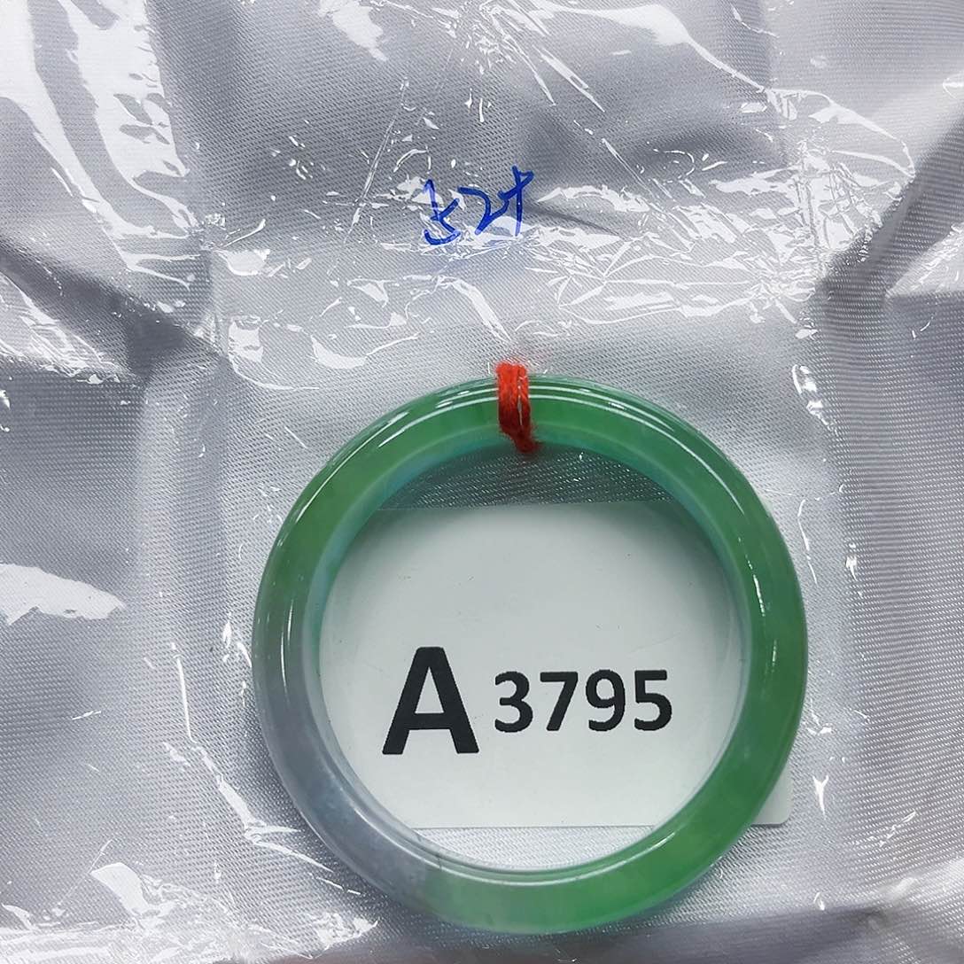 翡翠手镯未镶嵌多样性