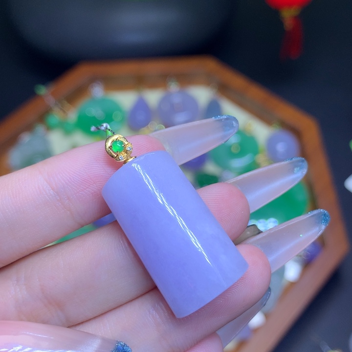 颈饰18K金镶嵌翡翠天然