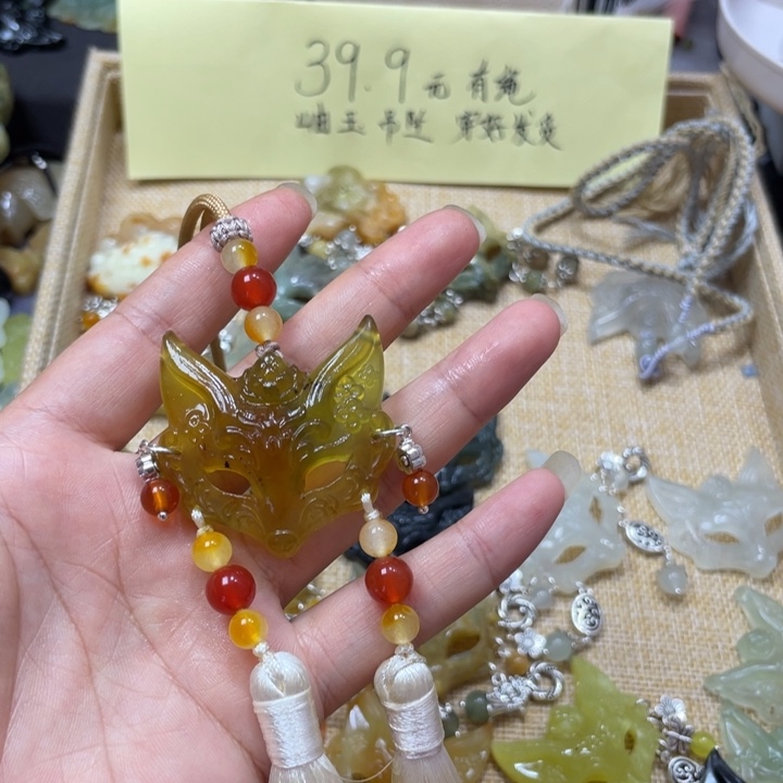 合金蛇纹石玉颈饰